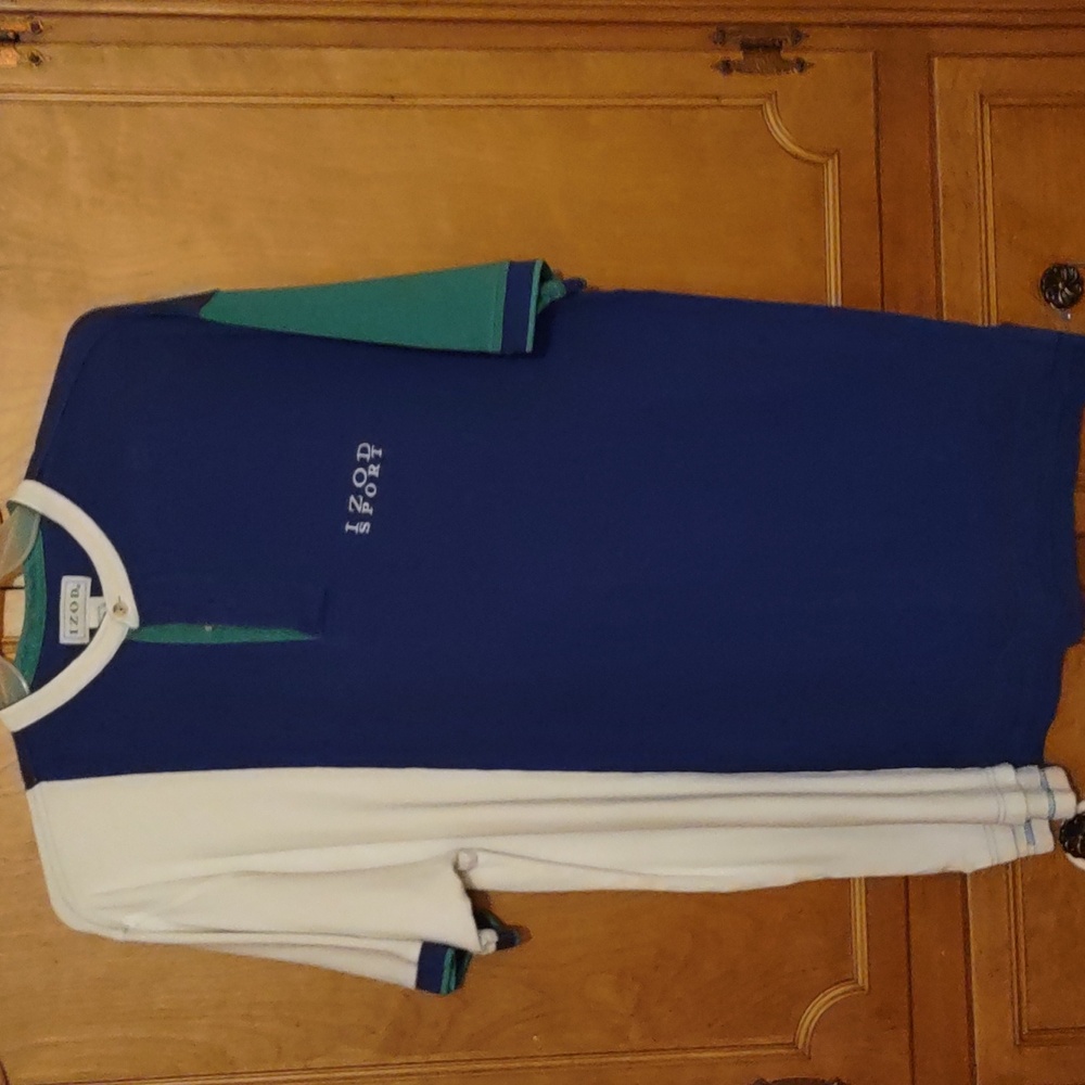 IZOD short sleeve shirt